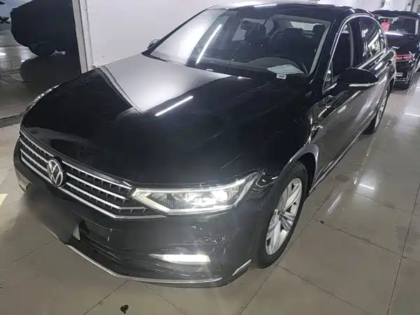 Volkswagen Magotan 2025
