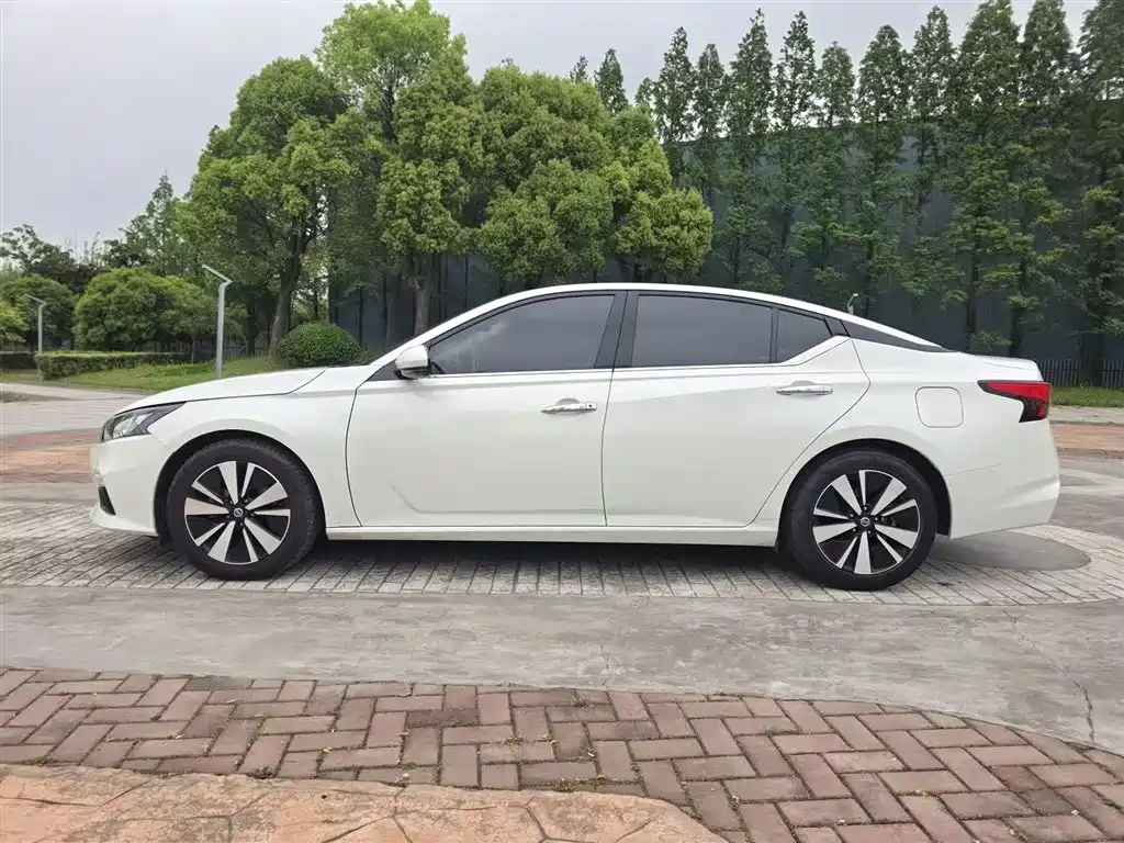 Nissan Teana 2022 — фото 21