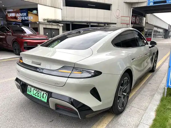 Xiaomi SU7 2025