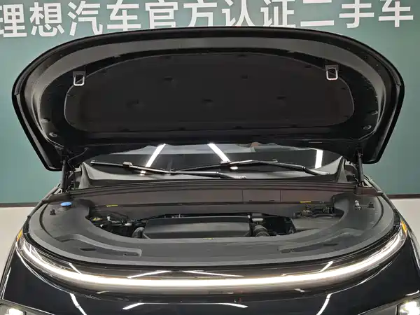 Li Auto L7 2025