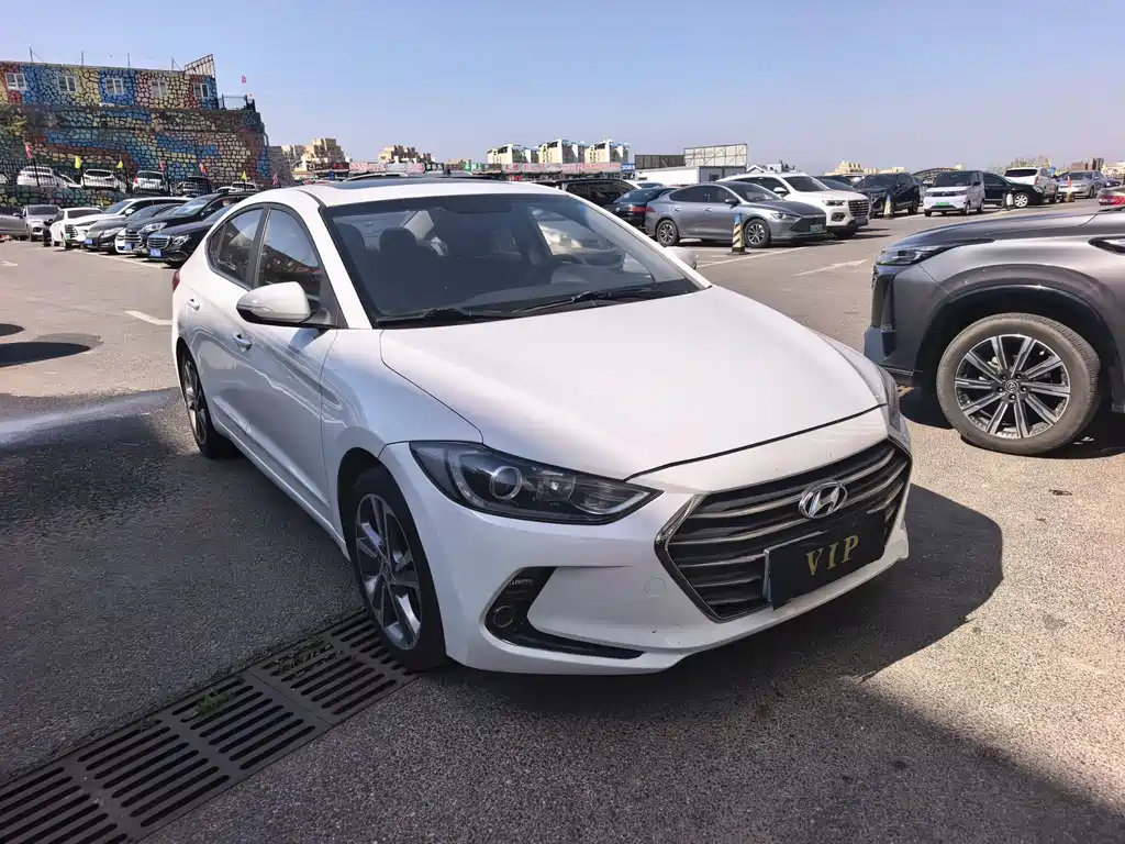 Hyundai Elantra 2016 — фото 3