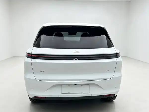 Li Auto L6 2025