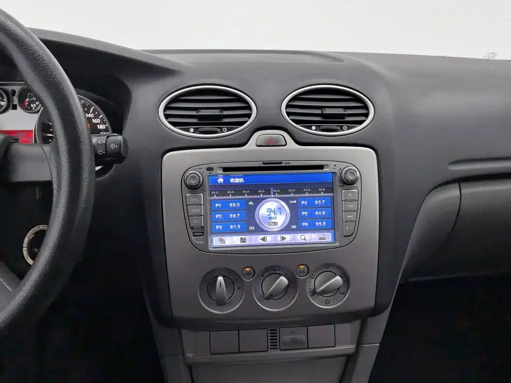 Ford Focus 2014 — фото 12