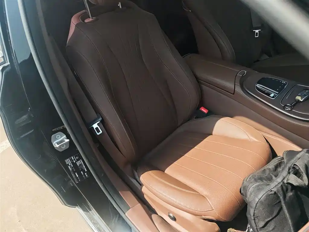 Mercedes-Benz E-Class 2023 — фото 16