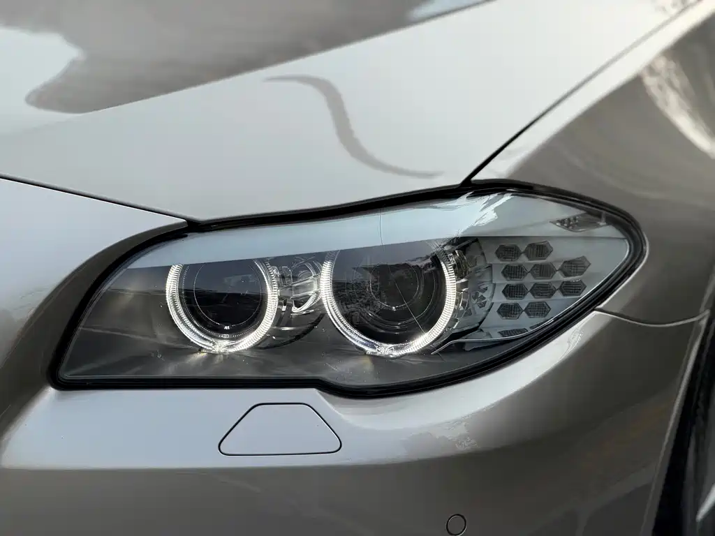 BMW 5 Series 2013 — фото 14