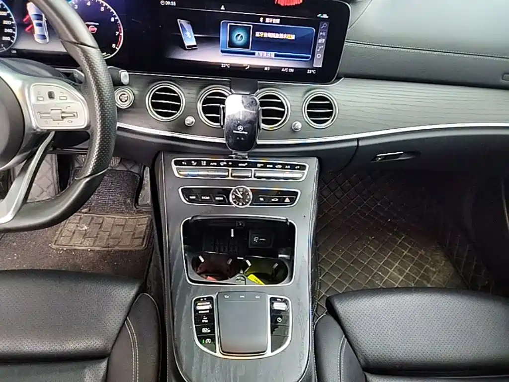 Mercedes-Benz E-Class 2020 — фото 13