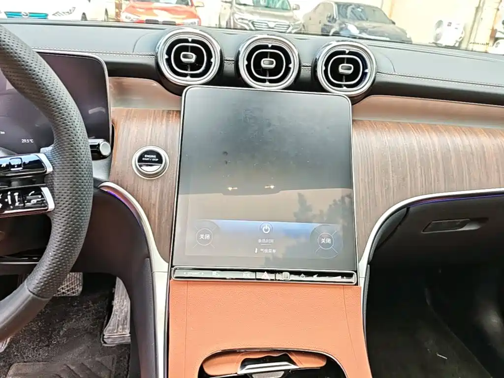 Mercedes-Benz GLC 2025 — фото 13