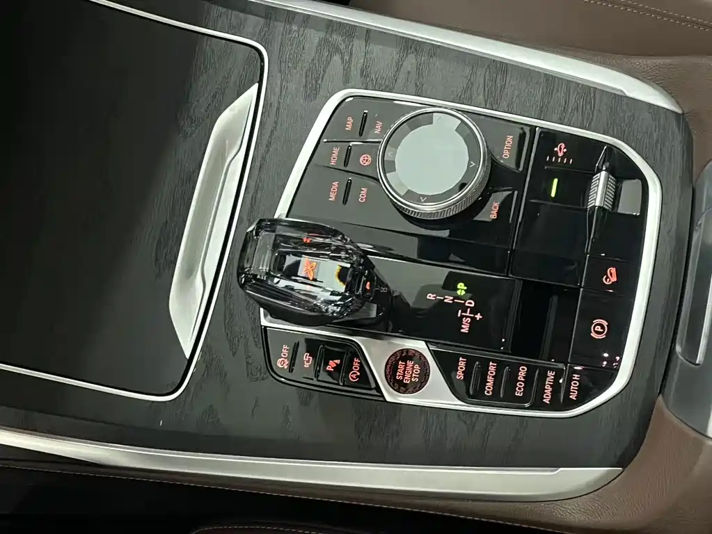 BMW X7 2019 — фото 19