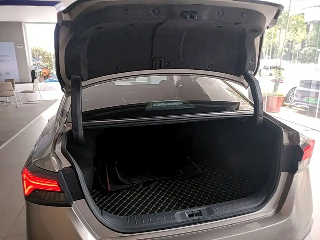 Nissan Teana 2023 — фото 19