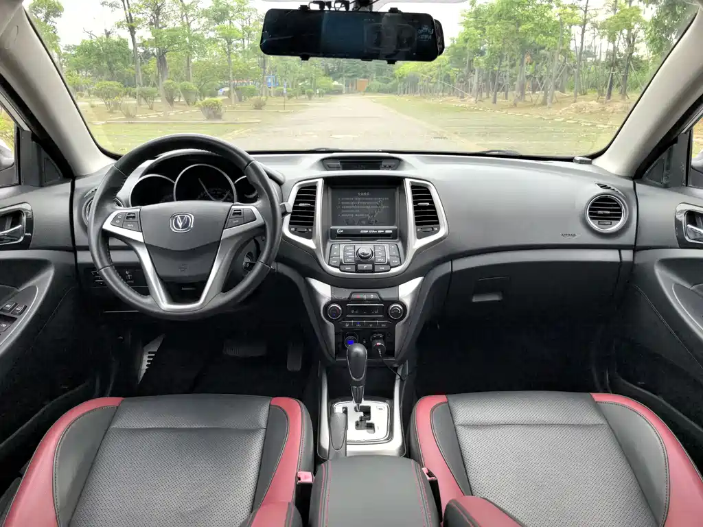 Changan Eado XT 2016 — фото 12