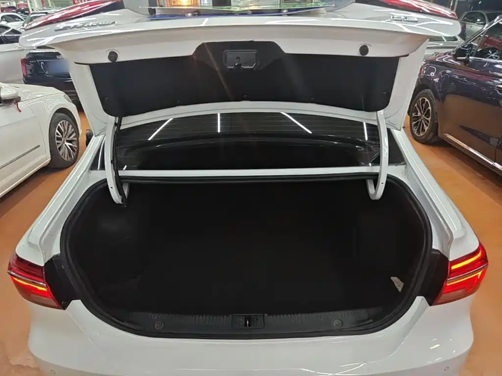 Roewe i6 Classic 2019 — фото 19