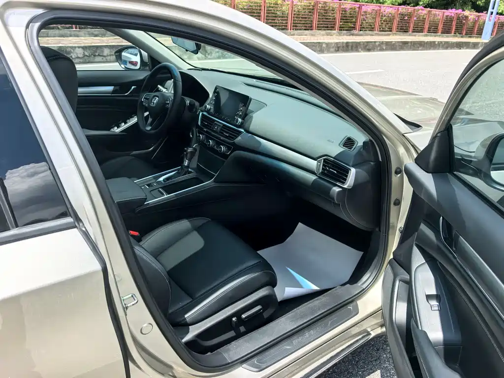 Honda Inspire 2019 — фото 10