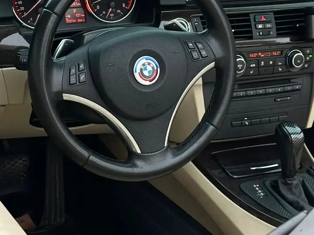 BMW 3 Series 2010 — фото 33