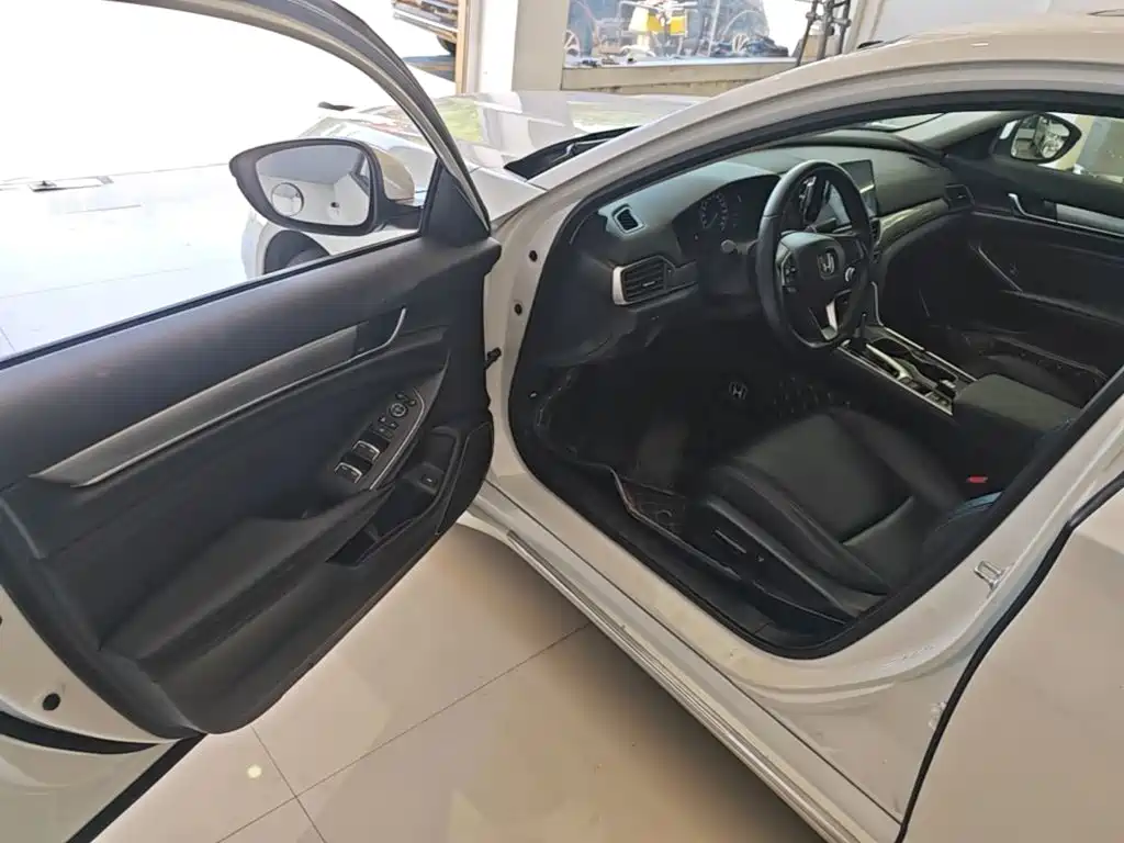 Honda Accord 2022 — фото 12