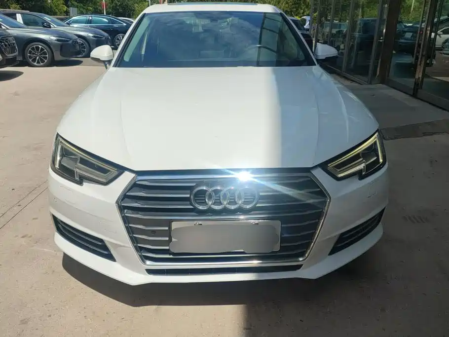 Audi A4L 2018