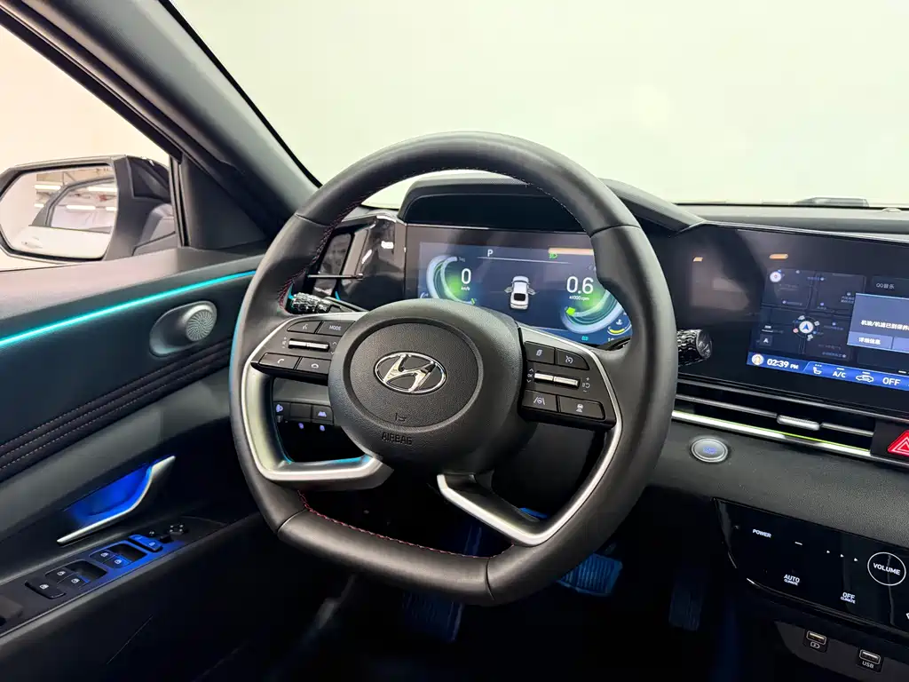 Hyundai Elantra 2022 — фото 12