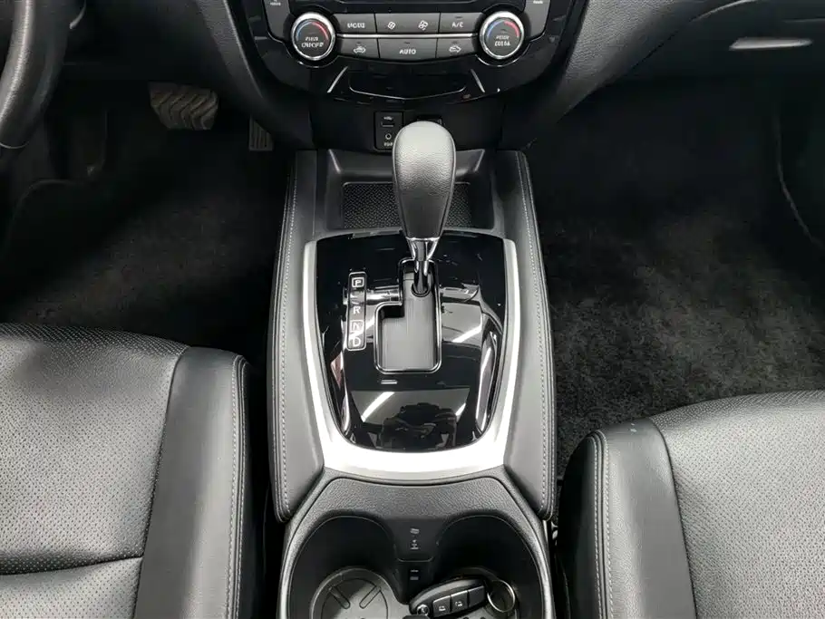 Nissan X-Trail 2015 — фото 16