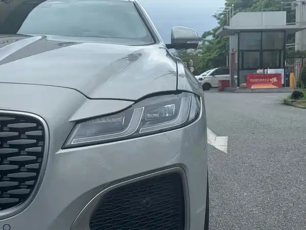 Jaguar XFL 2025