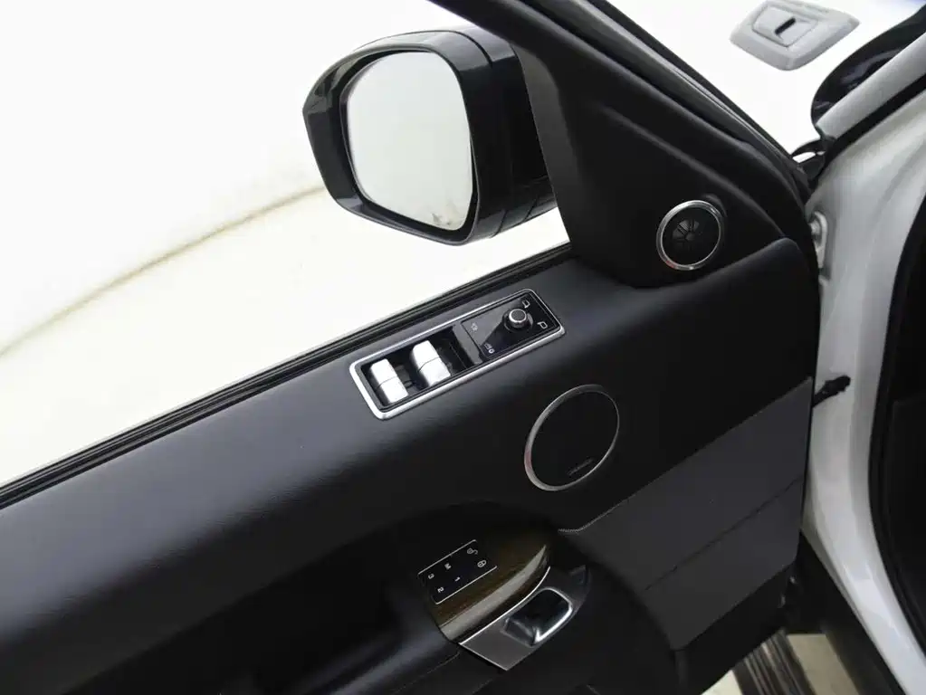 Land Rover Range Rover Sport New Energy 2019 — фото 10