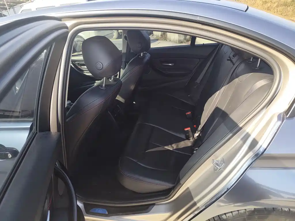 BMW 3 Series 2015 — фото 10