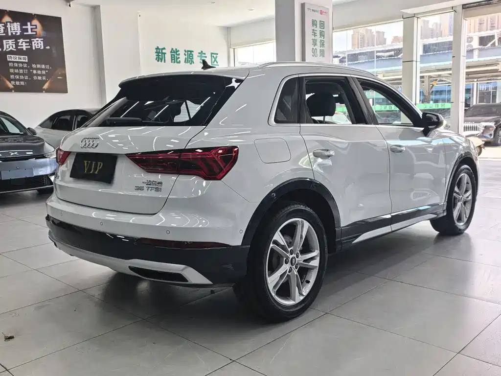 Audi Q3 2023 — фото 10