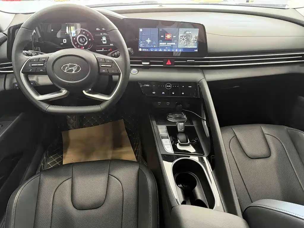 Hyundai Elantra 2023