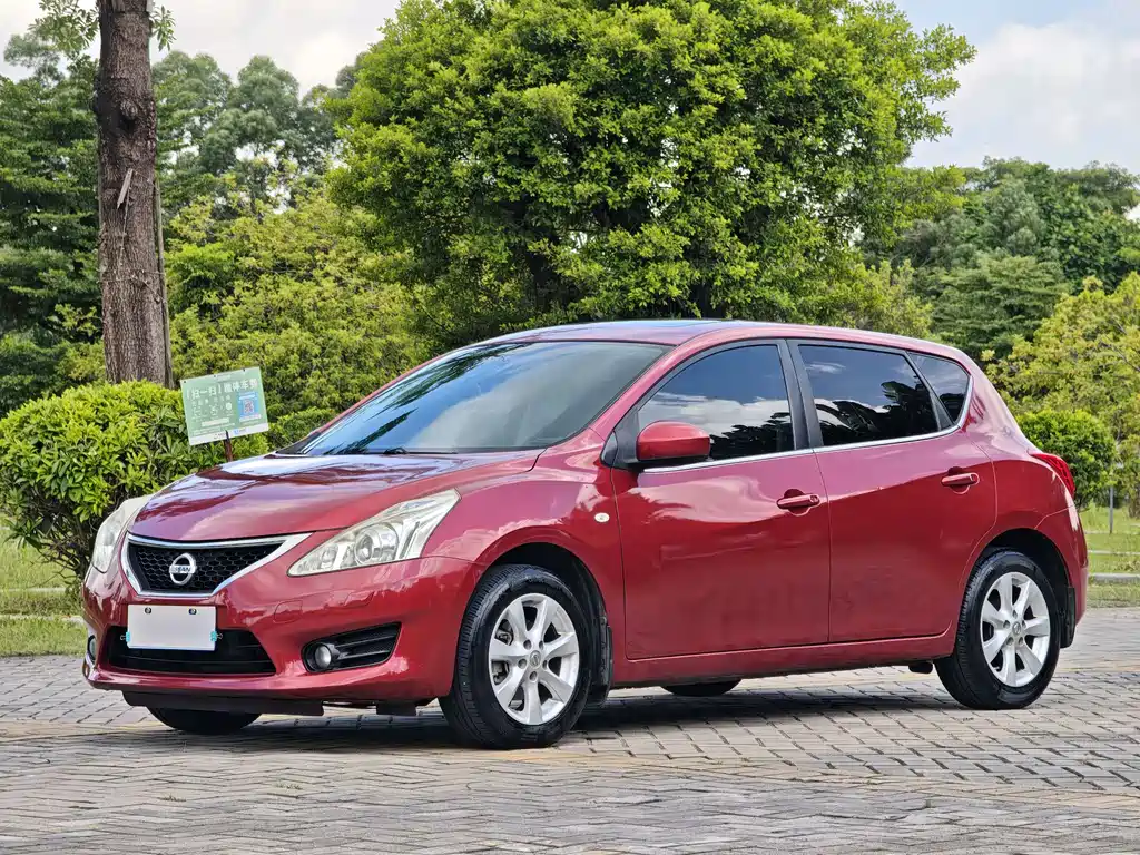 Nissan Tiida 2013
