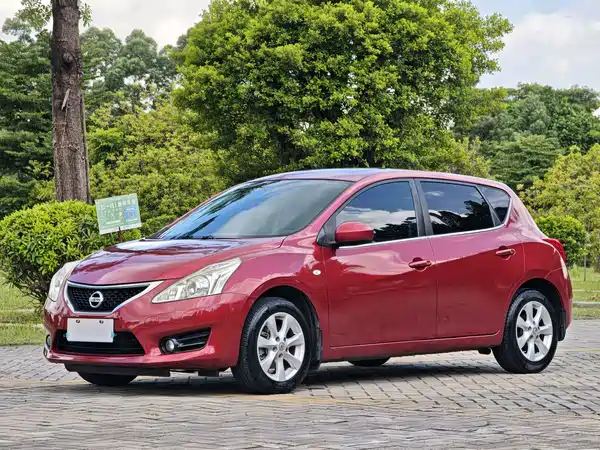 Nissan Tiida 2013