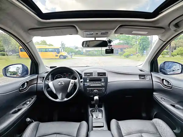 Nissan Tiida 2013