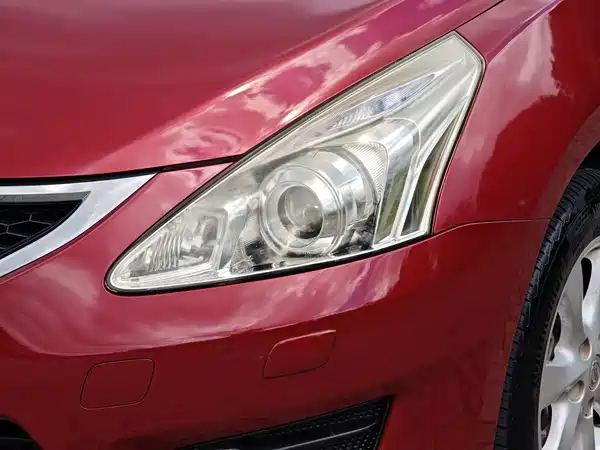 Nissan Tiida 2013