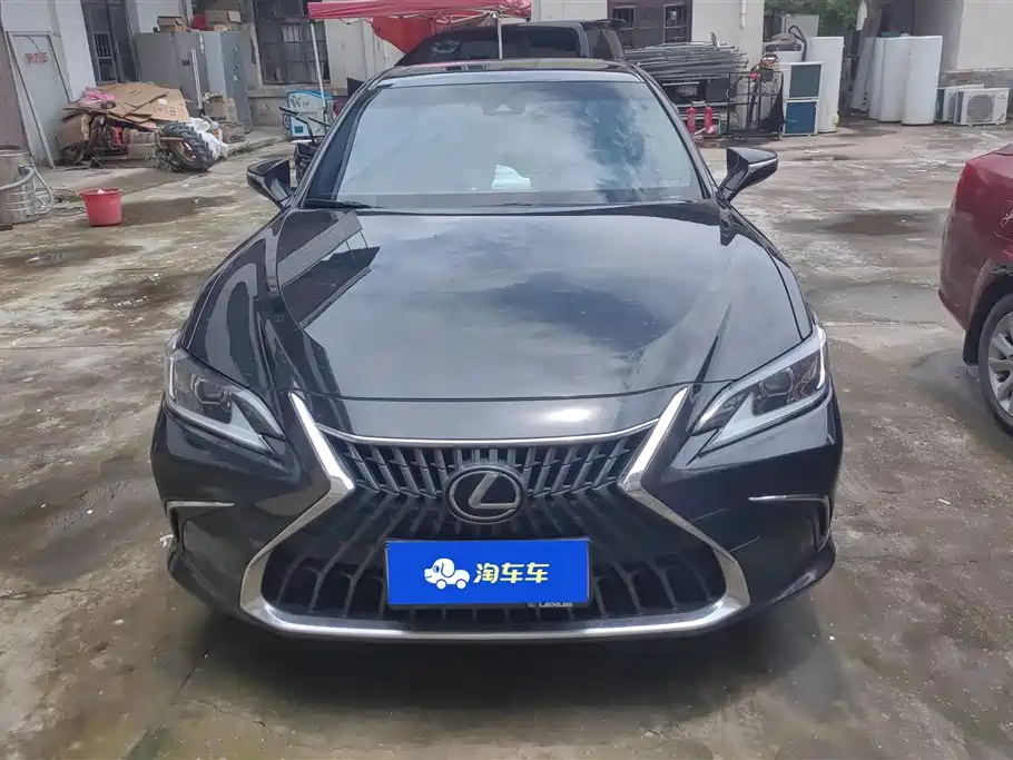 Lexus ES 2023