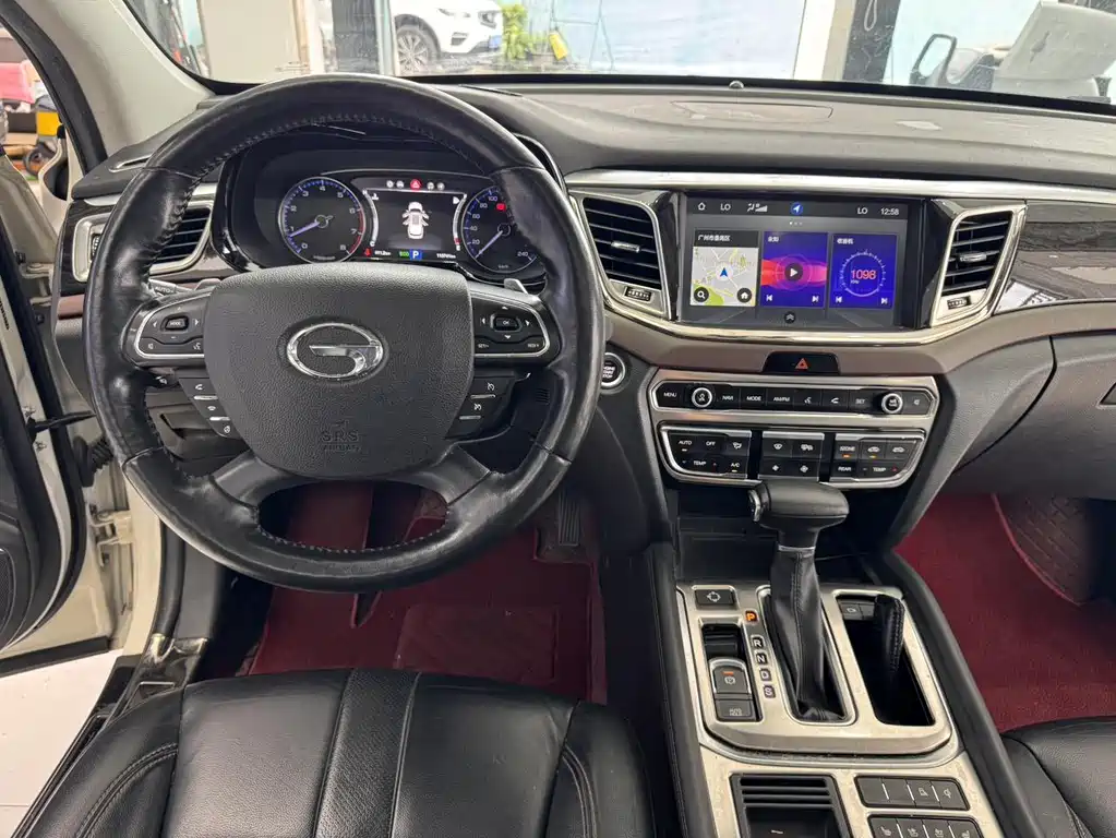 GAC Motor Trumpchi GS8 2017 — фото 17