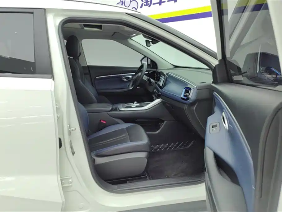 GAC Motor Trumpchi GS3 2023 — фото 8