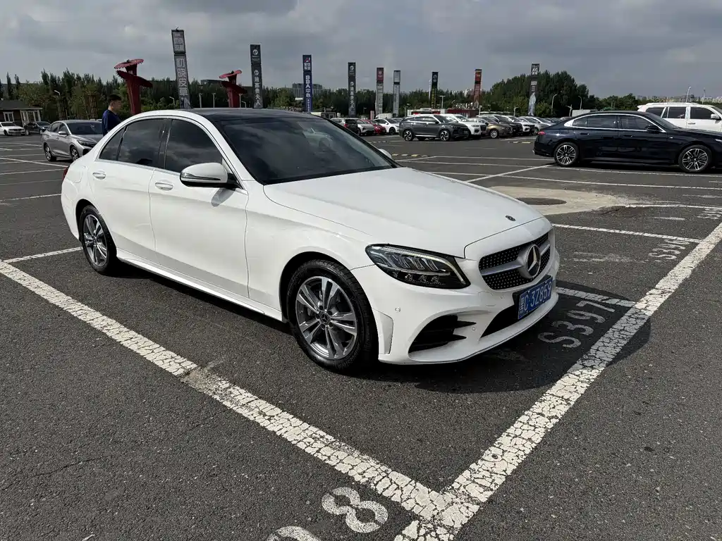 Mercedes-Benz C-Class 2021
