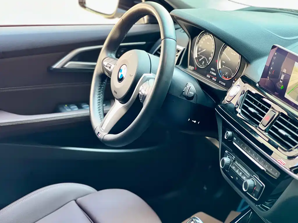 BMW 1 Series 2021 — фото 14