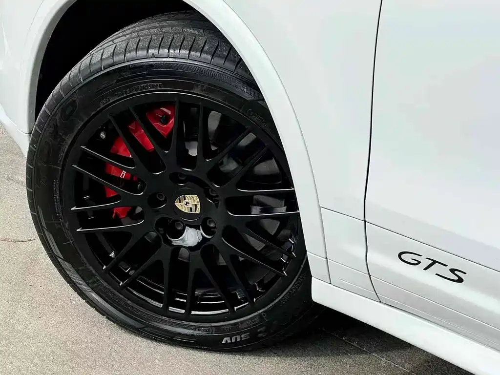 Porsche Cayenne 2016 — фото 10