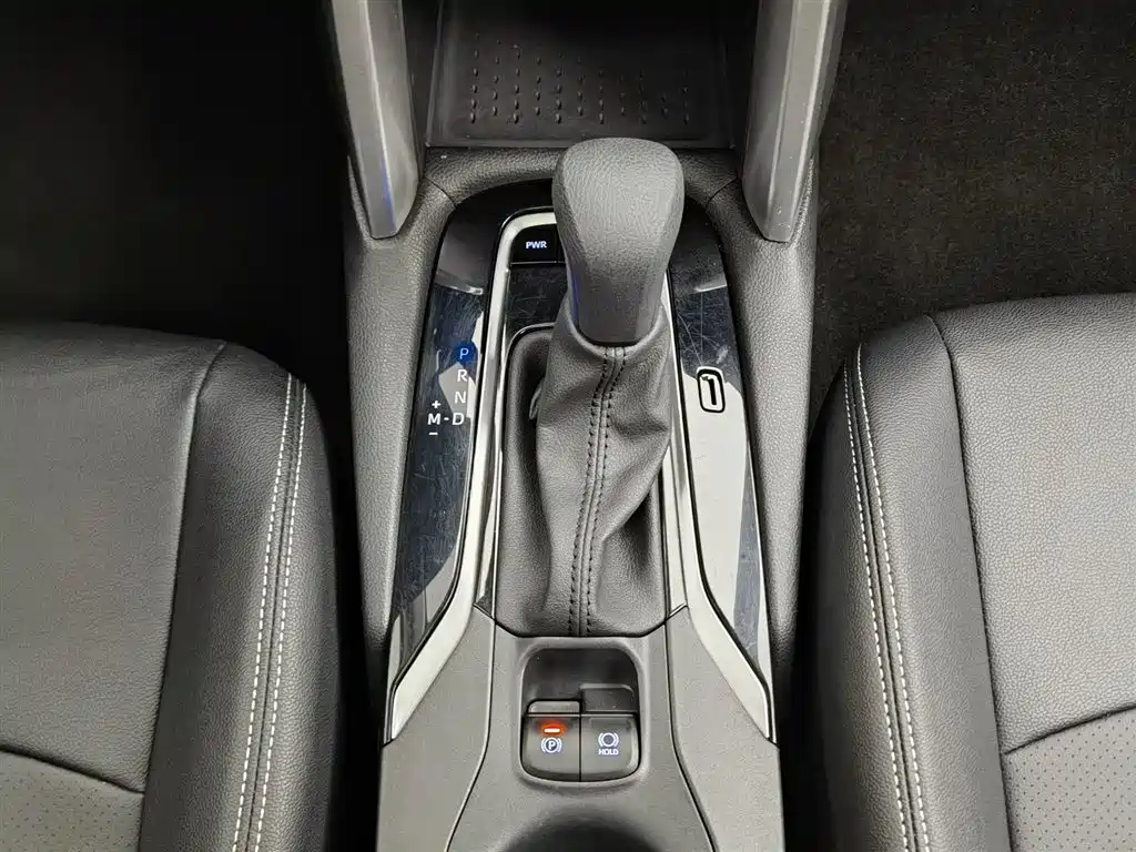 Toyota Corolla Cross 2023 — фото 13