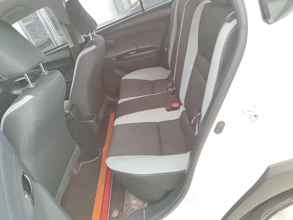 Toyota Yaris L 2023 — фото 17