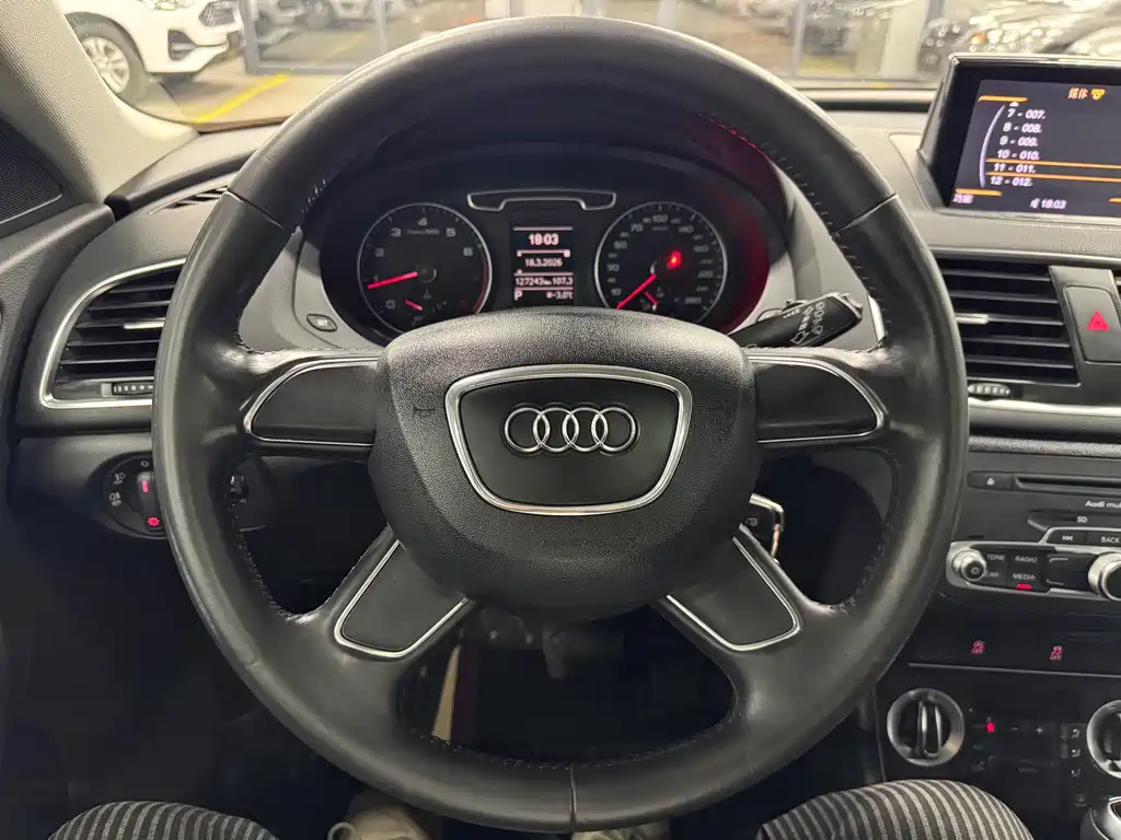 Audi Q3 2014 — фото 15