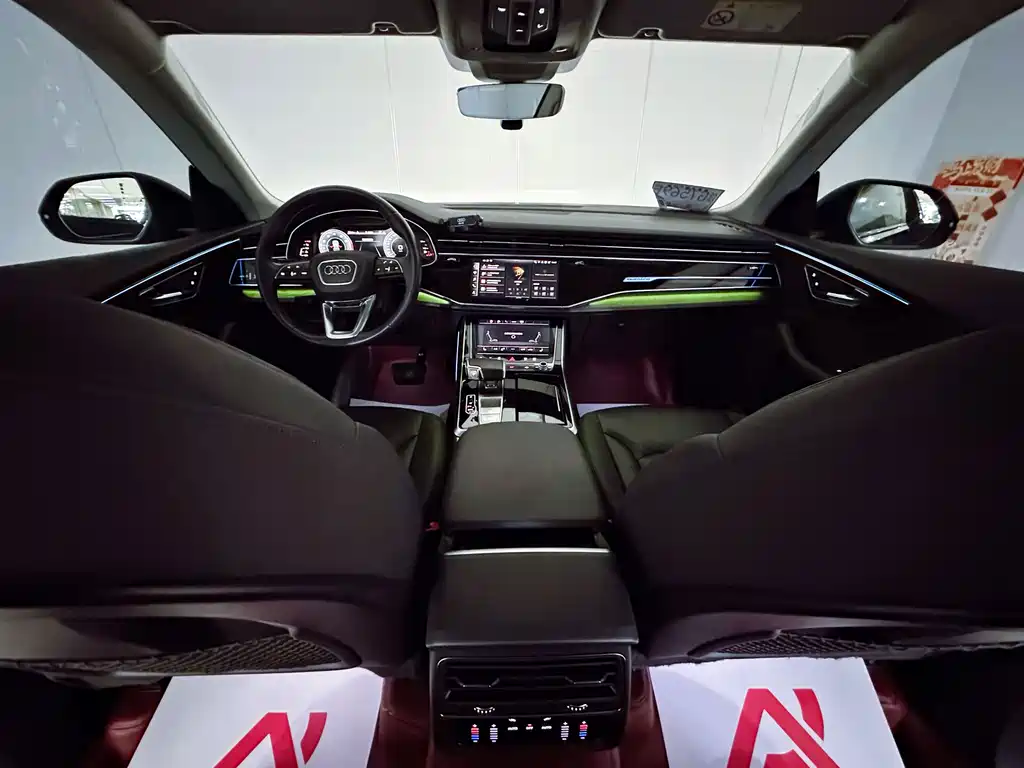 Audi Q8 2020 — фото 15