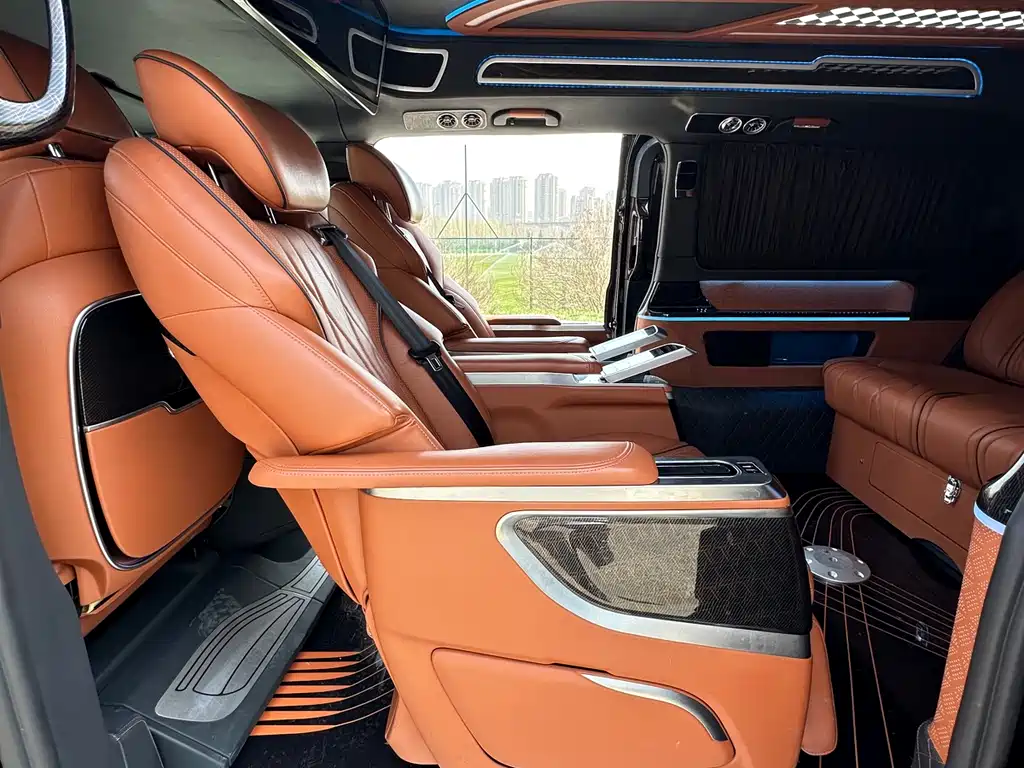 Mercedes-Benz Vito 2023 — фото 11