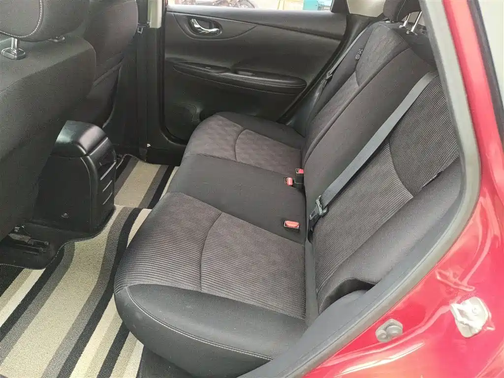 Nissan Tiida 2017 — фото 13