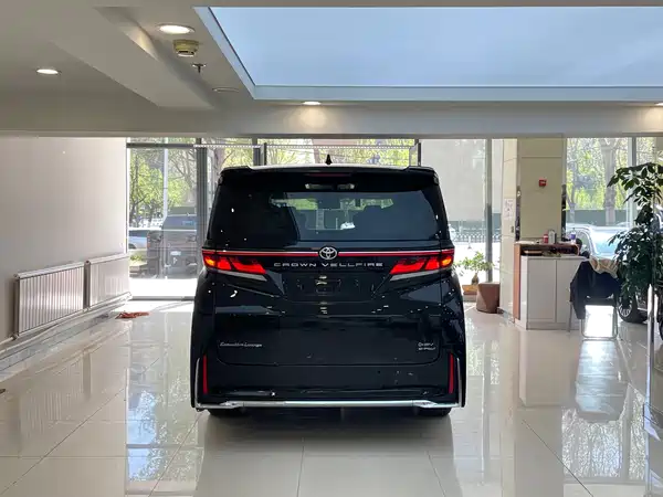 Toyota Vellfire 2024