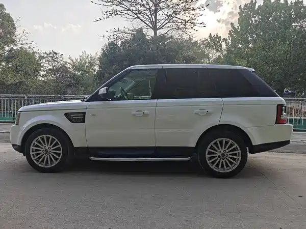 Land Rover Range Rover Sport 2011