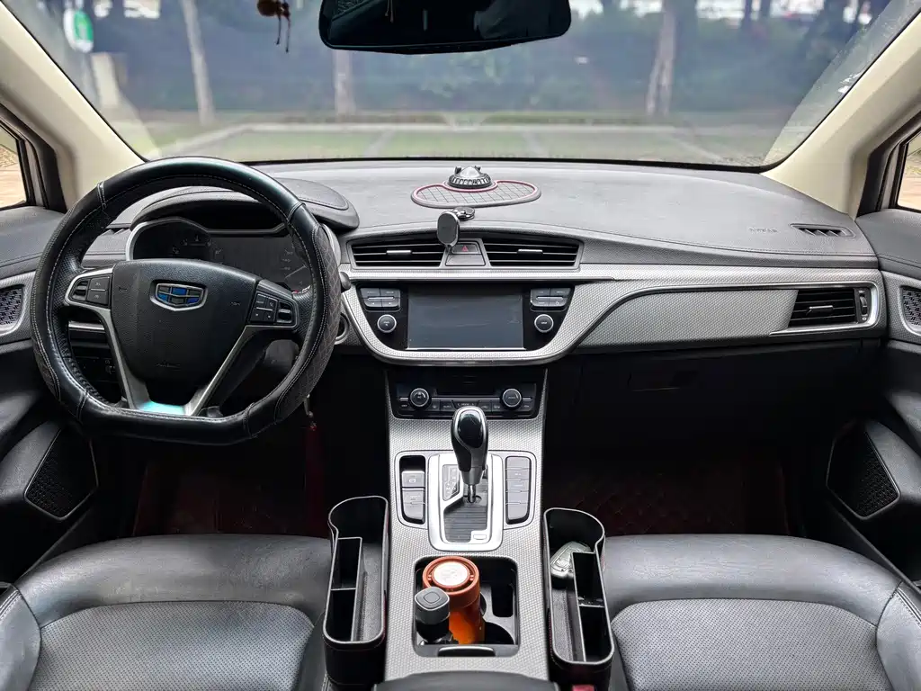 Geely Emgrand GS 2018 — фото 14