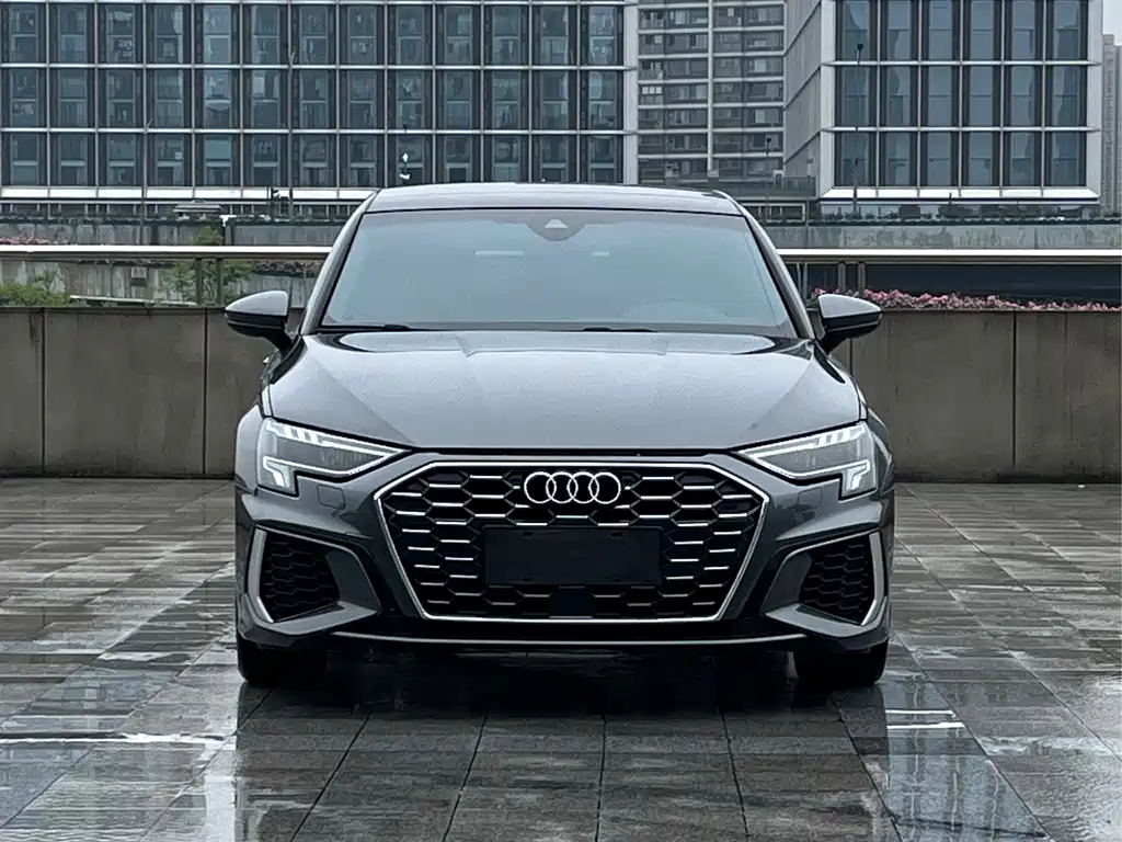Audi A3 2021 — фото 2
