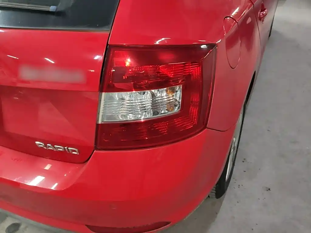 Skoda Rapid Spaceback 2015 — фото 8