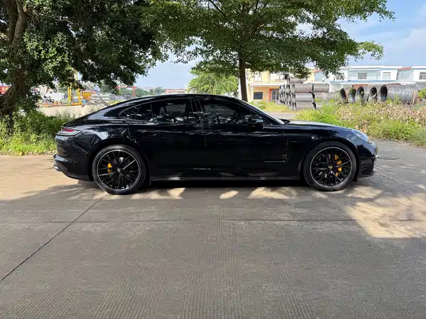 Porsche Panamera 2022