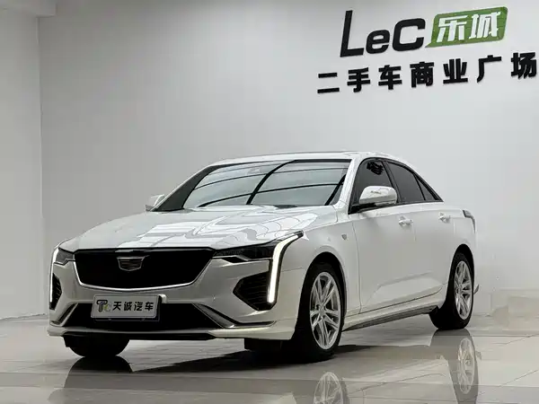 Cadillac CT4 2022