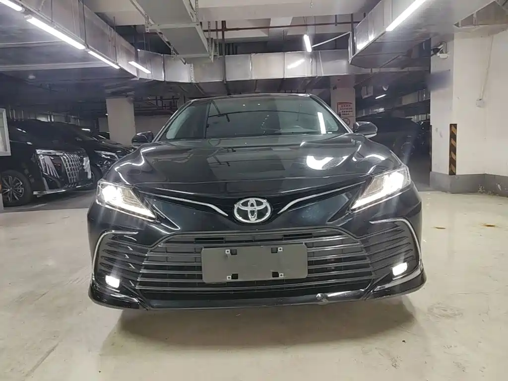 Toyota Camry 2023 — фото 3